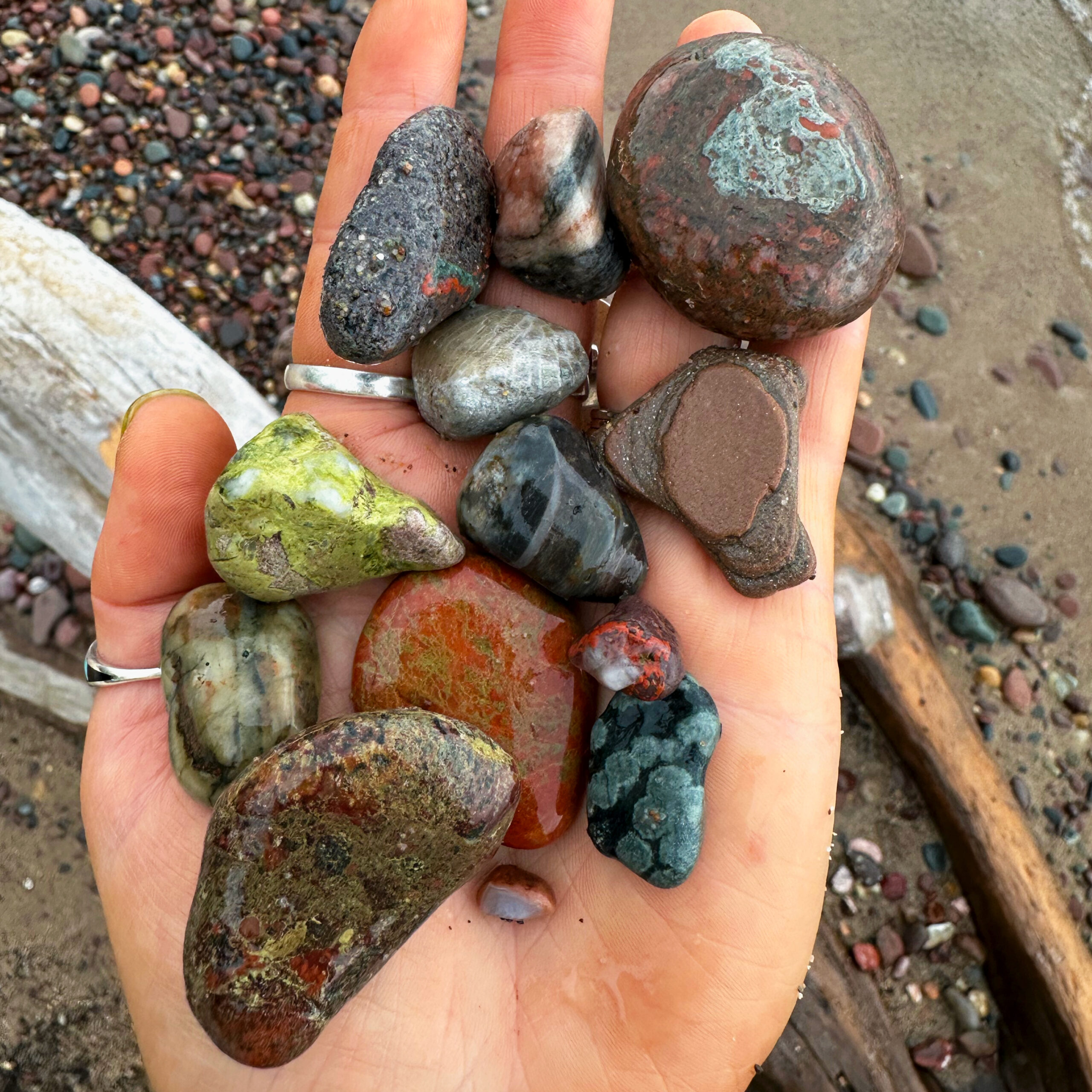 rockhounding porcupine mountains michigan