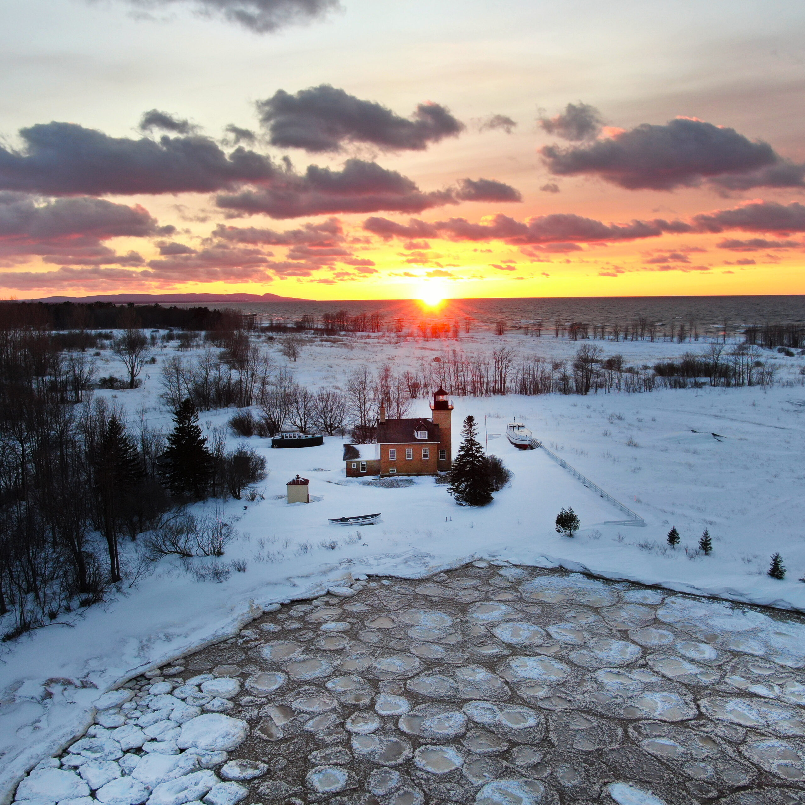 ontonagon lighthouse winter sunset